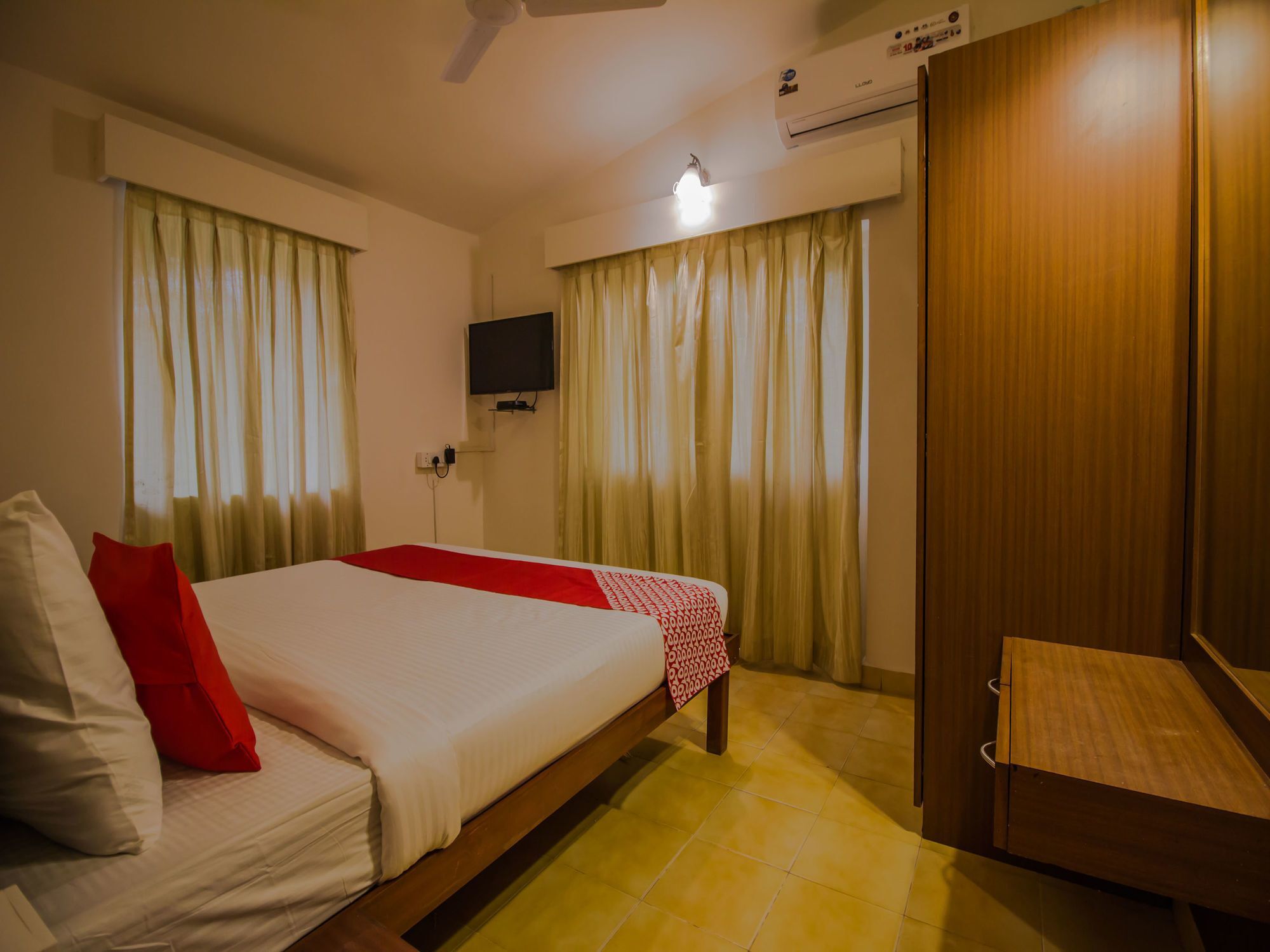 Oyo Flagship 13853 Shruti Resort Calangute Buitenkant foto