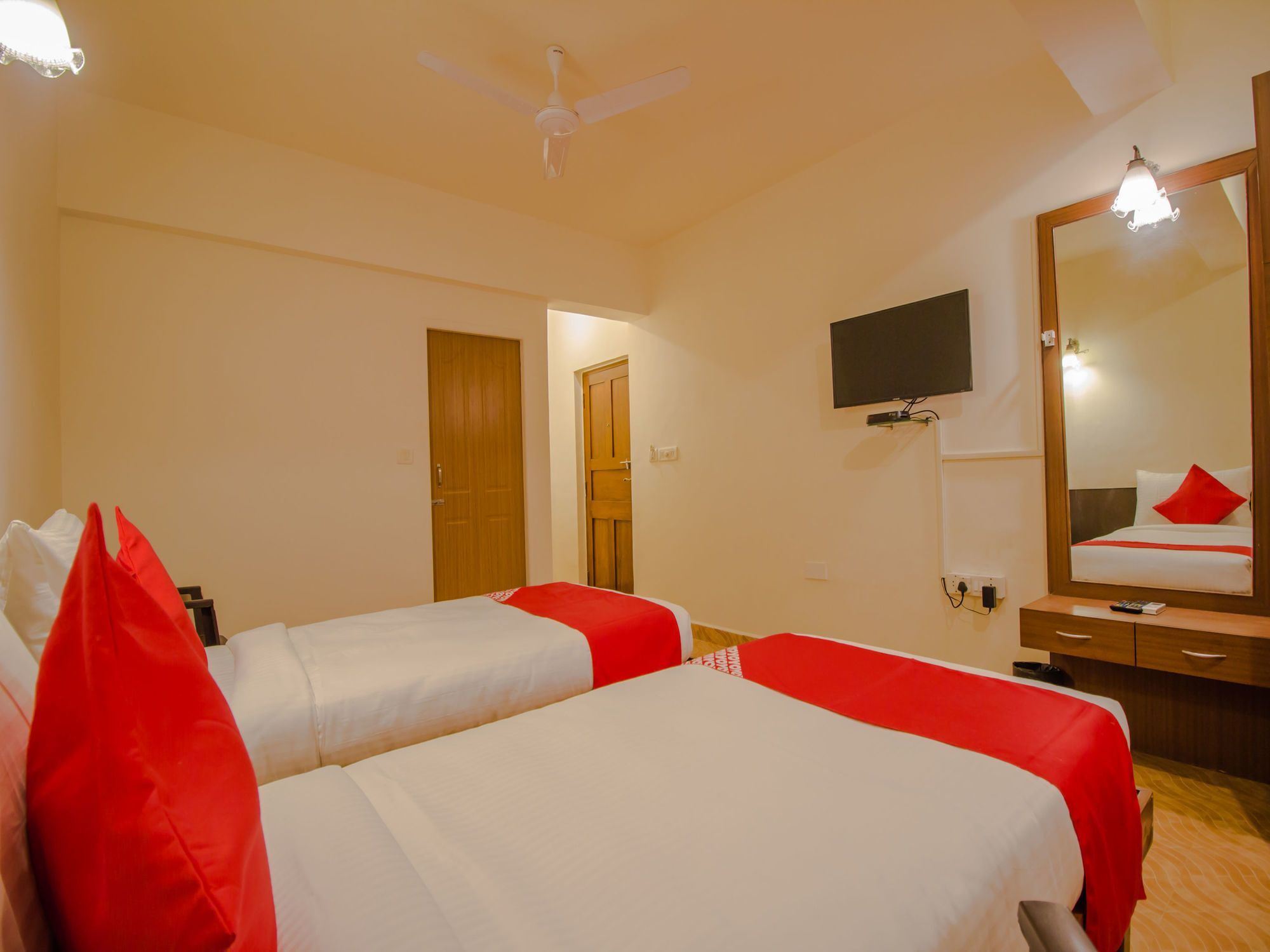Oyo Flagship 13853 Shruti Resort Calangute Buitenkant foto